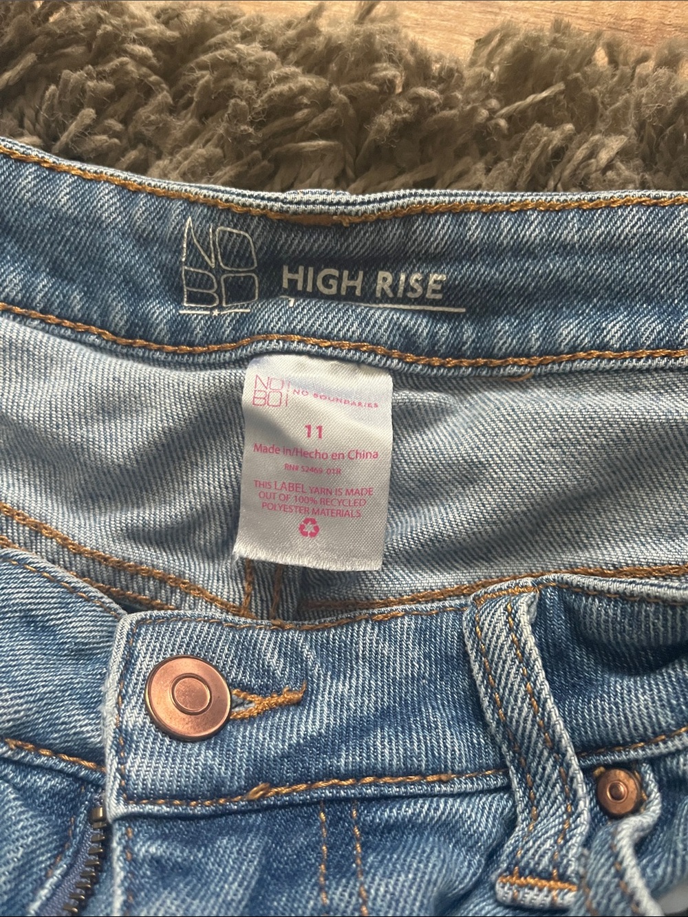 Distressed Jeans 👖 - Picture 5 of 5